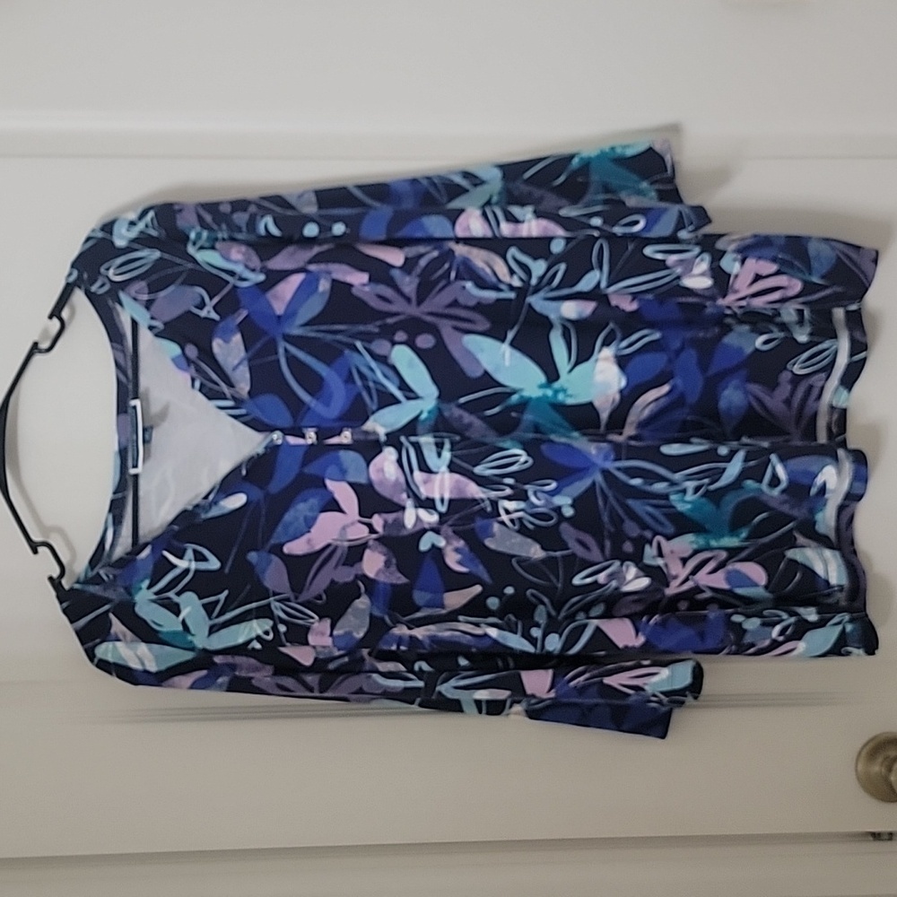 Karen Scott Size 3X Blue Floral Henley Style Long Sleeve Top, Gently Used Cond.